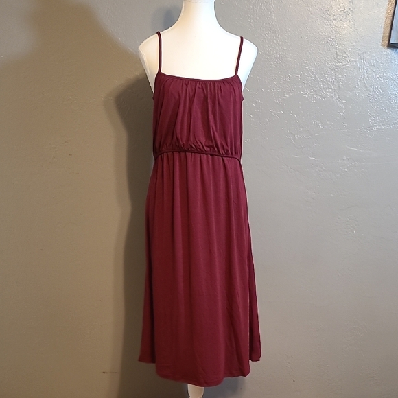 Elegant Burgundy Spaghetti Strap Dress Womens Small Adjustable Straps NWOT - Picture 1 of 8